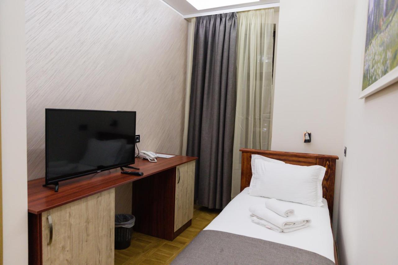 Hotel Kutko Pancsova Kültér fotó