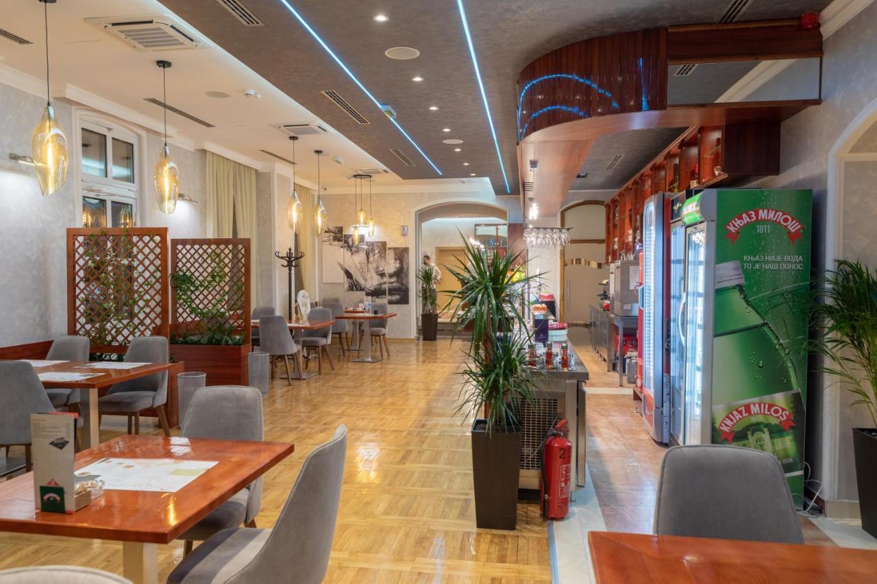 Hotel Kutko Pancsova Kültér fotó