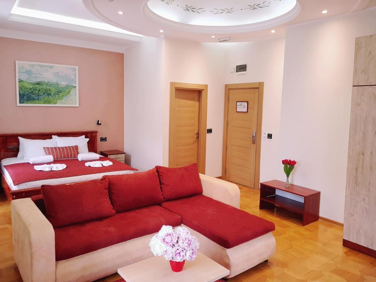 Hotel Kutko Pancsova Kültér fotó