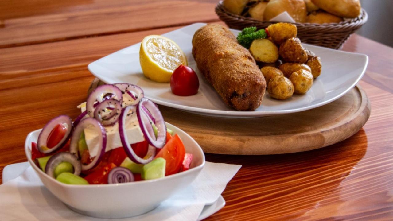 Hotel Kutko Pancsova Kültér fotó